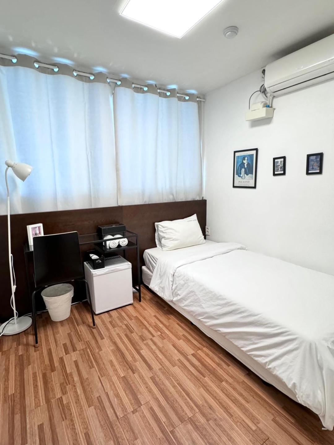 Ekonomy Haeundae Hostel Пусан Экстерьер фото